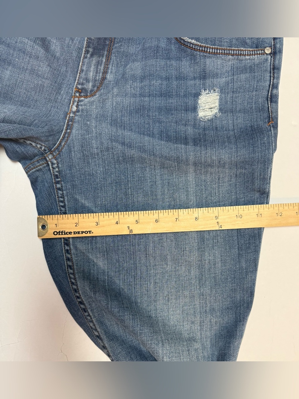 Pilcro Hyphen Cuffed Cropped Women's Jeans in Medium distressed Blue Denim 31 - Picture 7 of 15